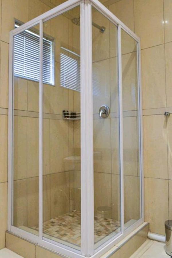 Orange Villa Tiranë Eksteriør bilde