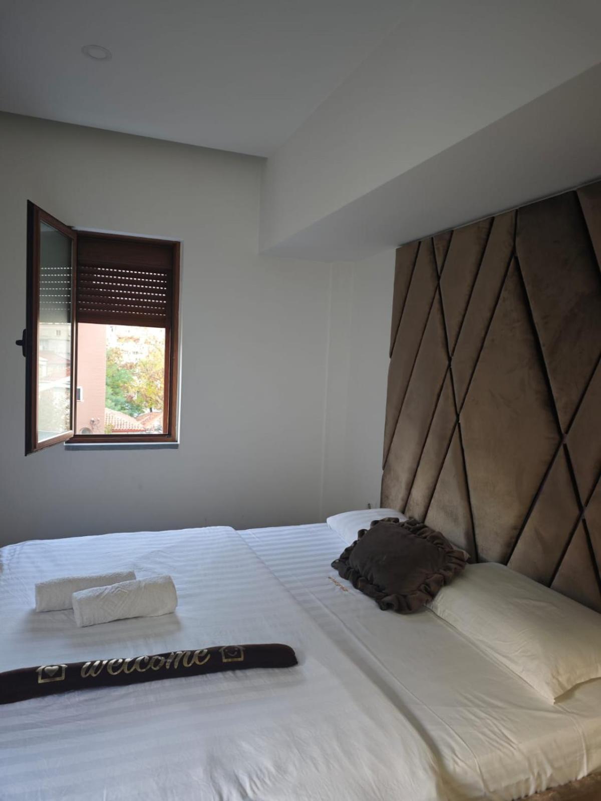 Orange Villa Tiranë Eksteriør bilde